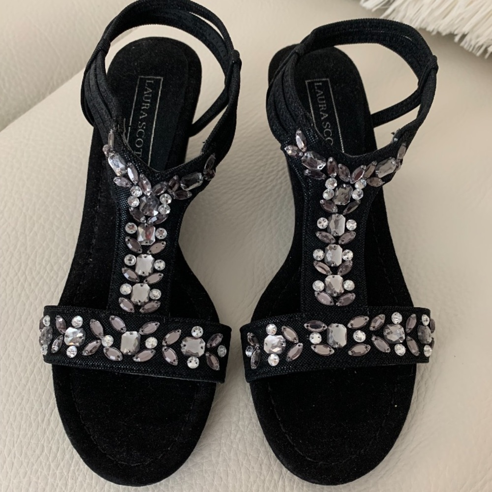 Laura Scott, black sandal with crystals NWOT